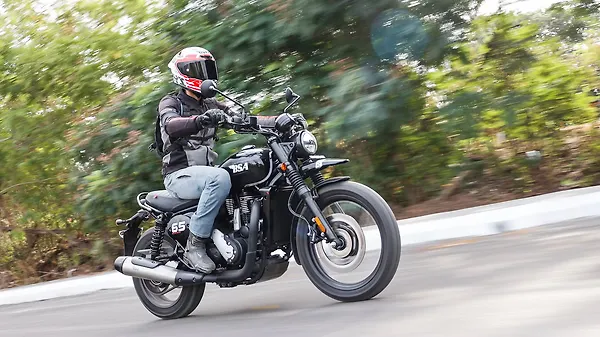 BSA Scrambler 650 Real-World Fuel Economy Test: 21.5km/L in the City, About 258km of Range