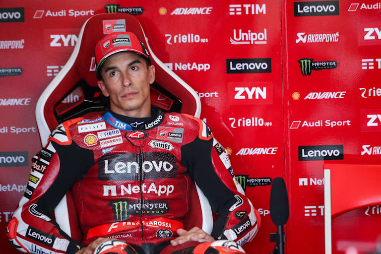 MotoGP Silverstone: aplastante victoria de Aprilia y Márquez cae al séptimo lugar del campeonato