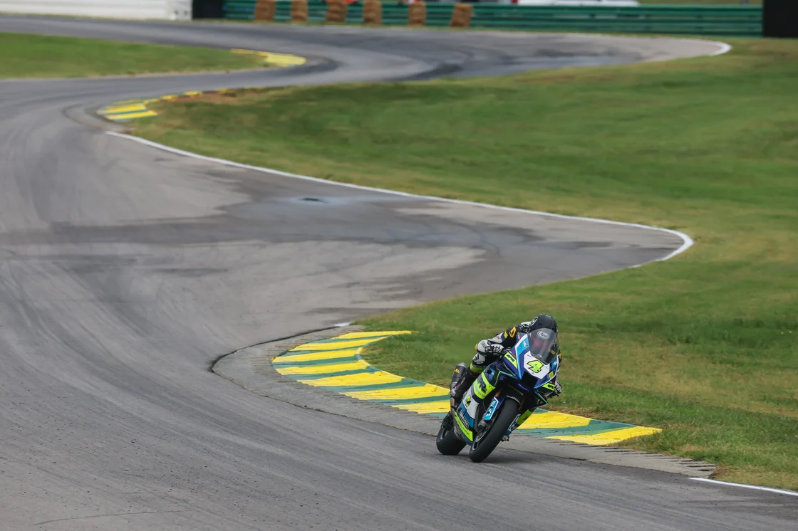 MotoAmerica VIR、51歳ヘイズが通算90勝目でVIR通算7勝到達