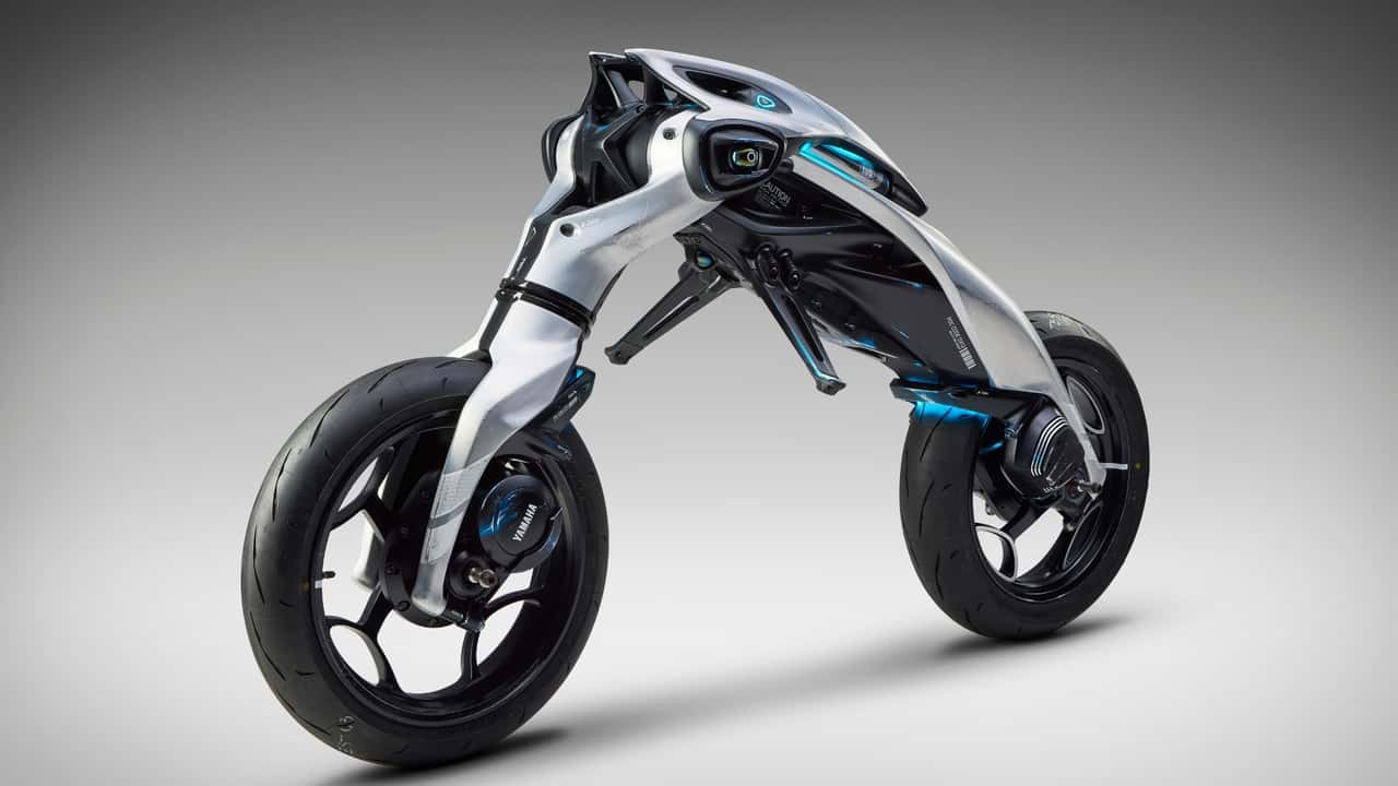 Yamaha's Self-Balancing Robot Motorcycle MOTOROiD Wins Design Award