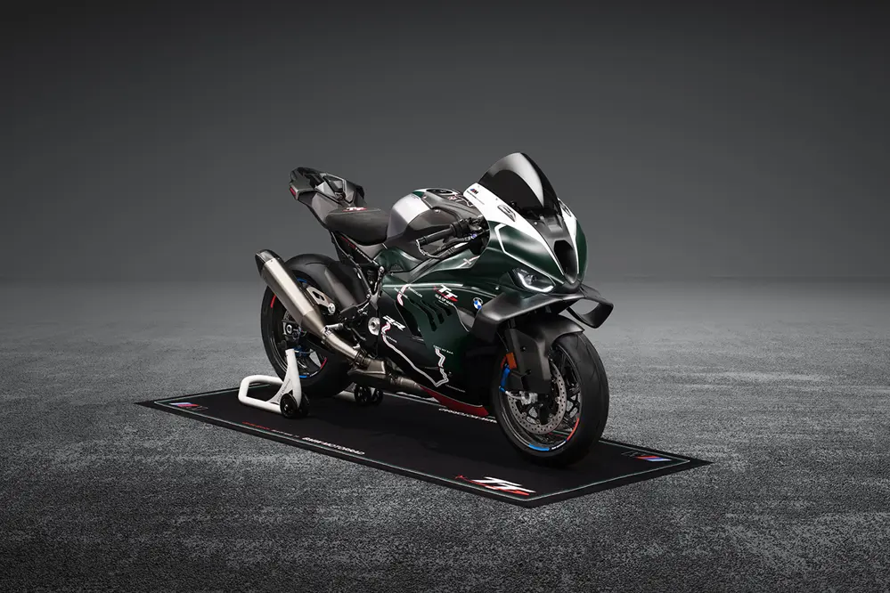 BMW Unveils 214hp Limited-Edition M1000RR Isle of Man TT Edition, Marking the 115th TT