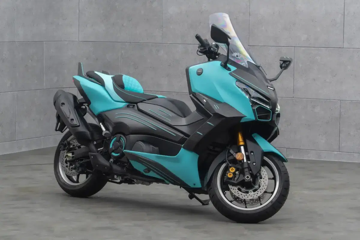 German Tuner Mansory Enters Motorcycles with a Radically Customized Yamaha TMAX 560
