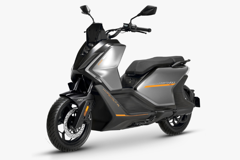 Keeway、電動スクーター「Hypevolt-R」でインドのEV二輪市場に参入