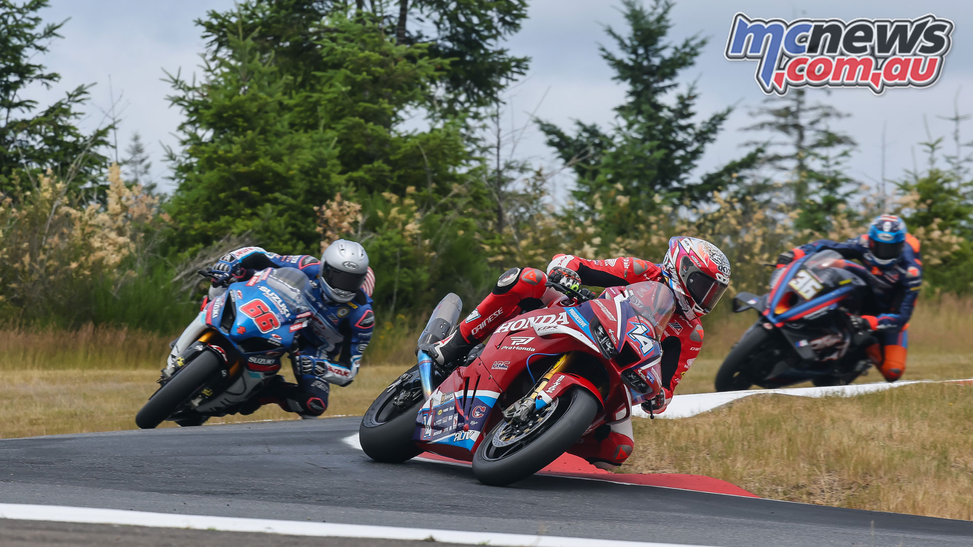 MotoAmerica at The Ridge: Kelly Snatches Dramatic Last-Lap Win