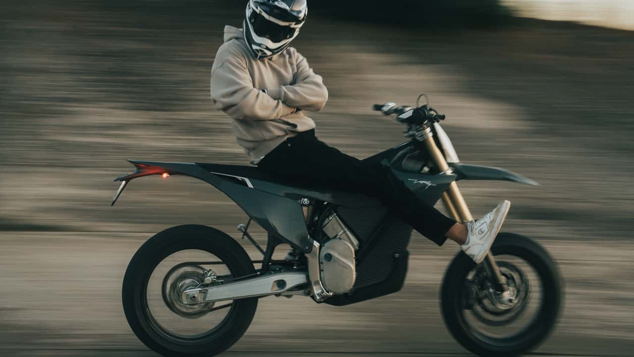 スターク・フューチャー、電動ダートバイク一本足打法で黒字継続