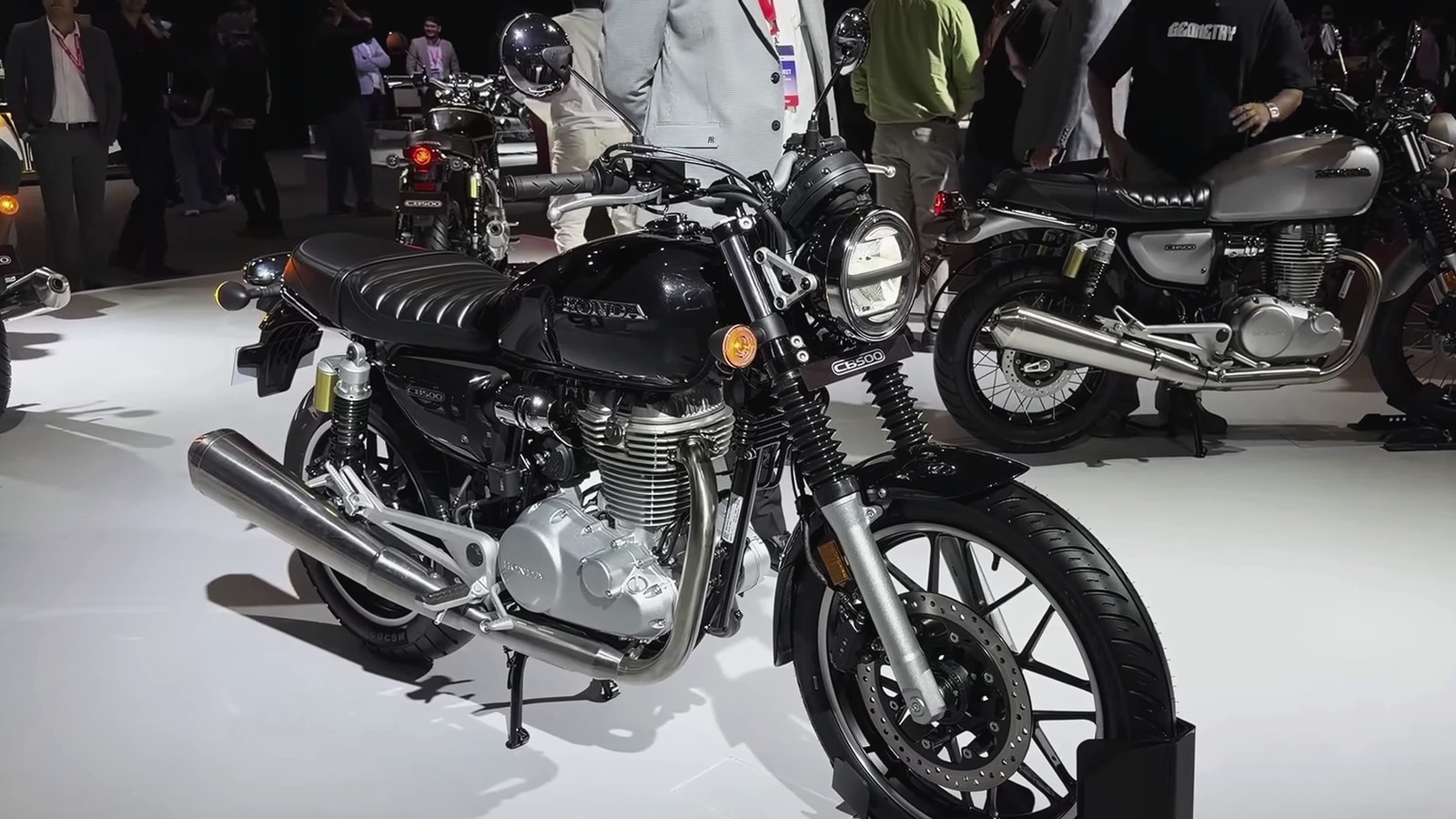 Honda Launches Retro-Styled CB500 Roadster in India