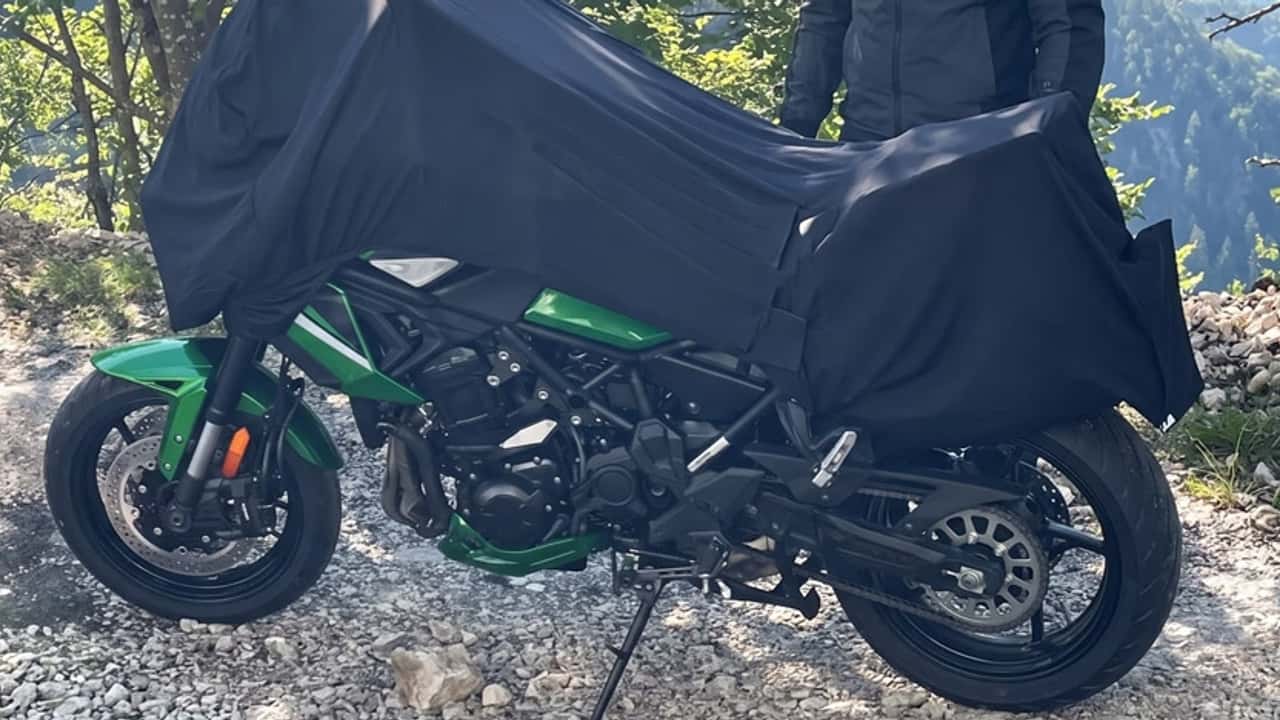Kawasaki Spied Testing What Could Be a New Versys 900