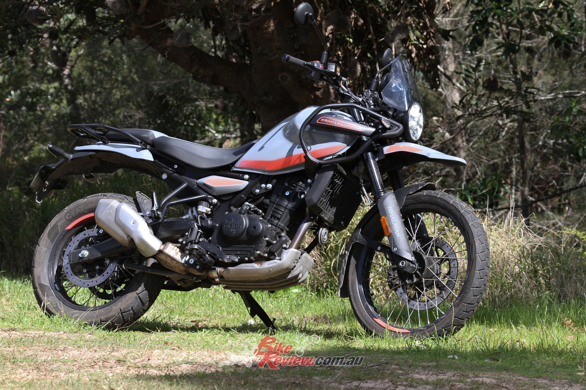Old vs New: Himalayan 411 vs 450 Compares Rugged Roots to Evolved Performance