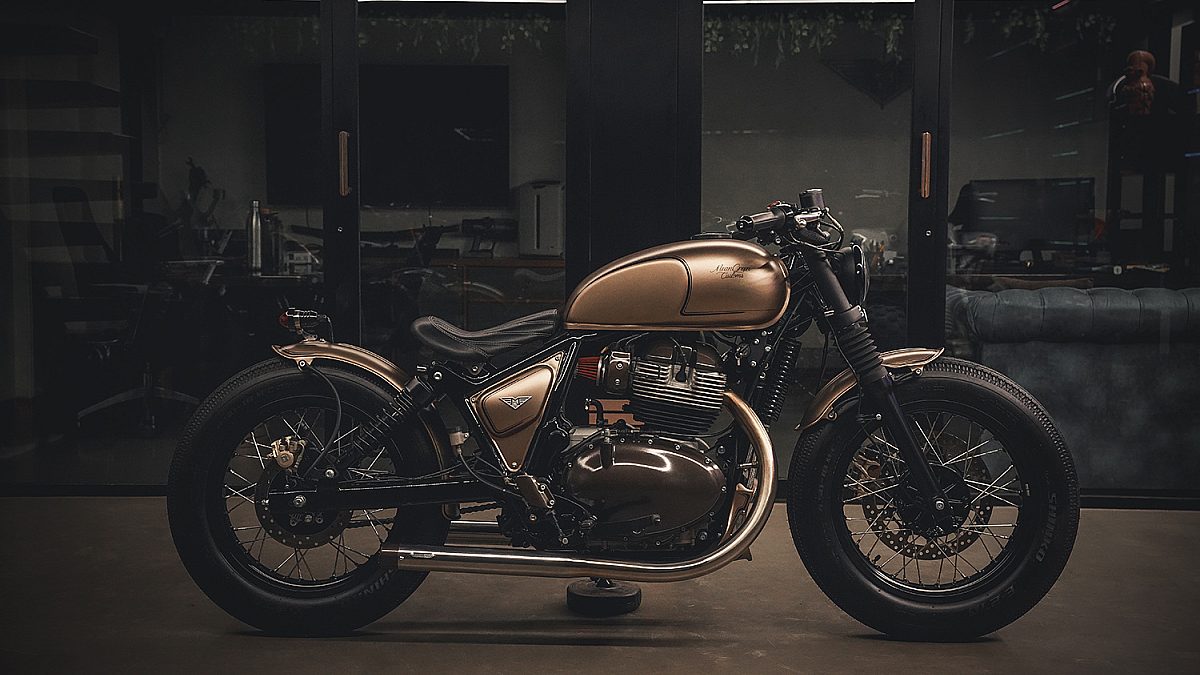 "Tyrael": A Low-Slung Bobber Built on the Royal Enfield Interceptor 650
