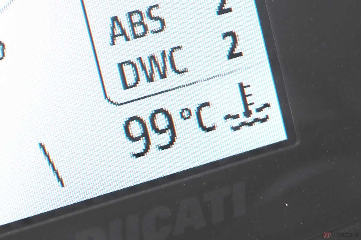 オーバーヒートの目安「水温計」とは？渋滞や真夏の低速走行で要注意
