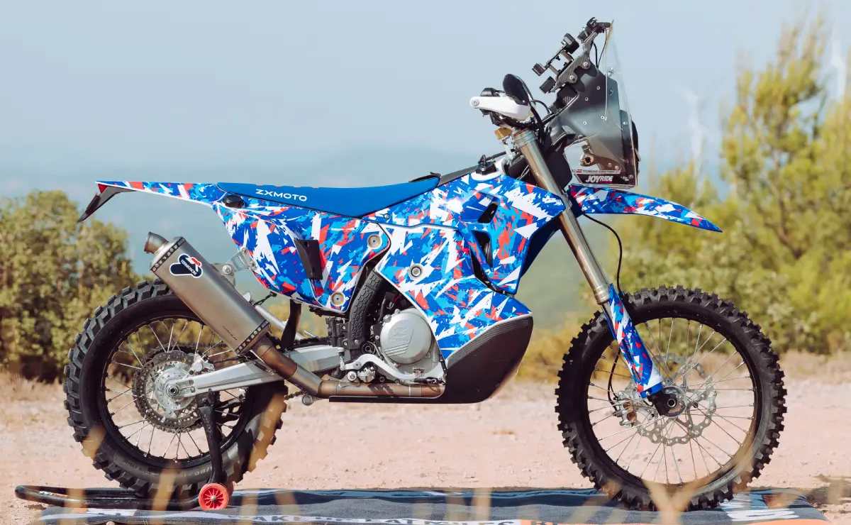 中国発ZXMoto、専用車『450ラリー』でダカール2027参戦へ