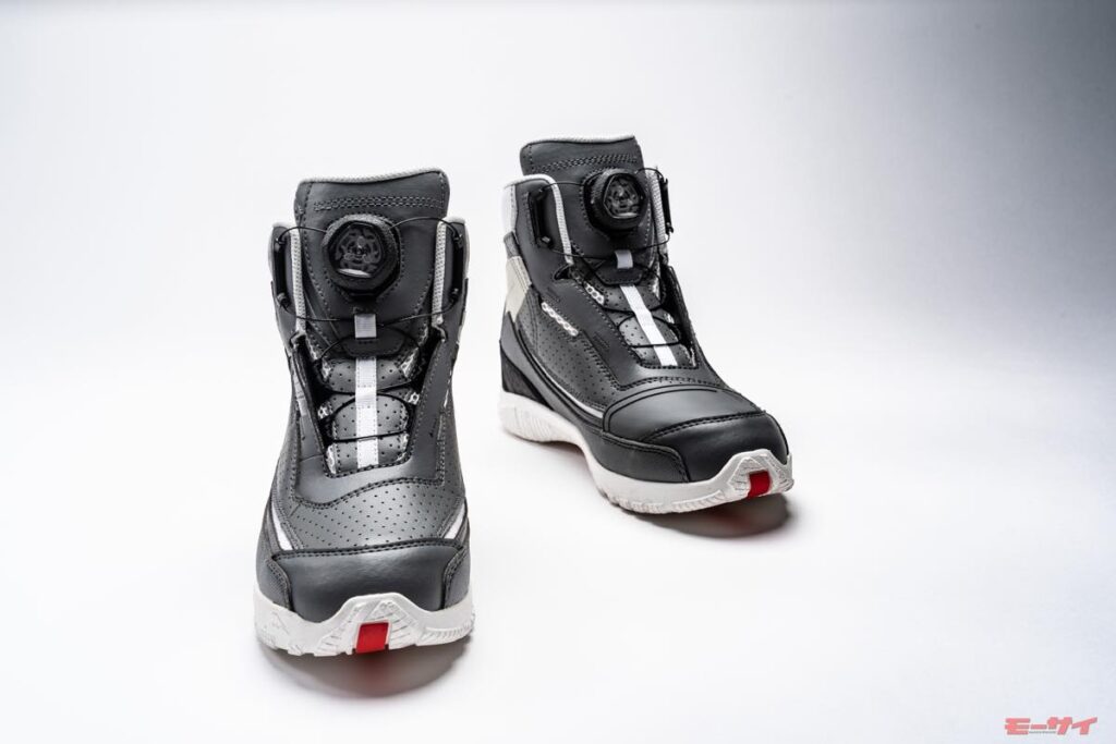KUSHITANI Launches Two New Riding Shoes: Breathable 'FLOW' and Water-Repellent 'ADONE'