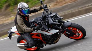 KTM 990 Duke R Review: Brembo Brakes and Linkage Rear Refine the 990 Duke to Its Peak