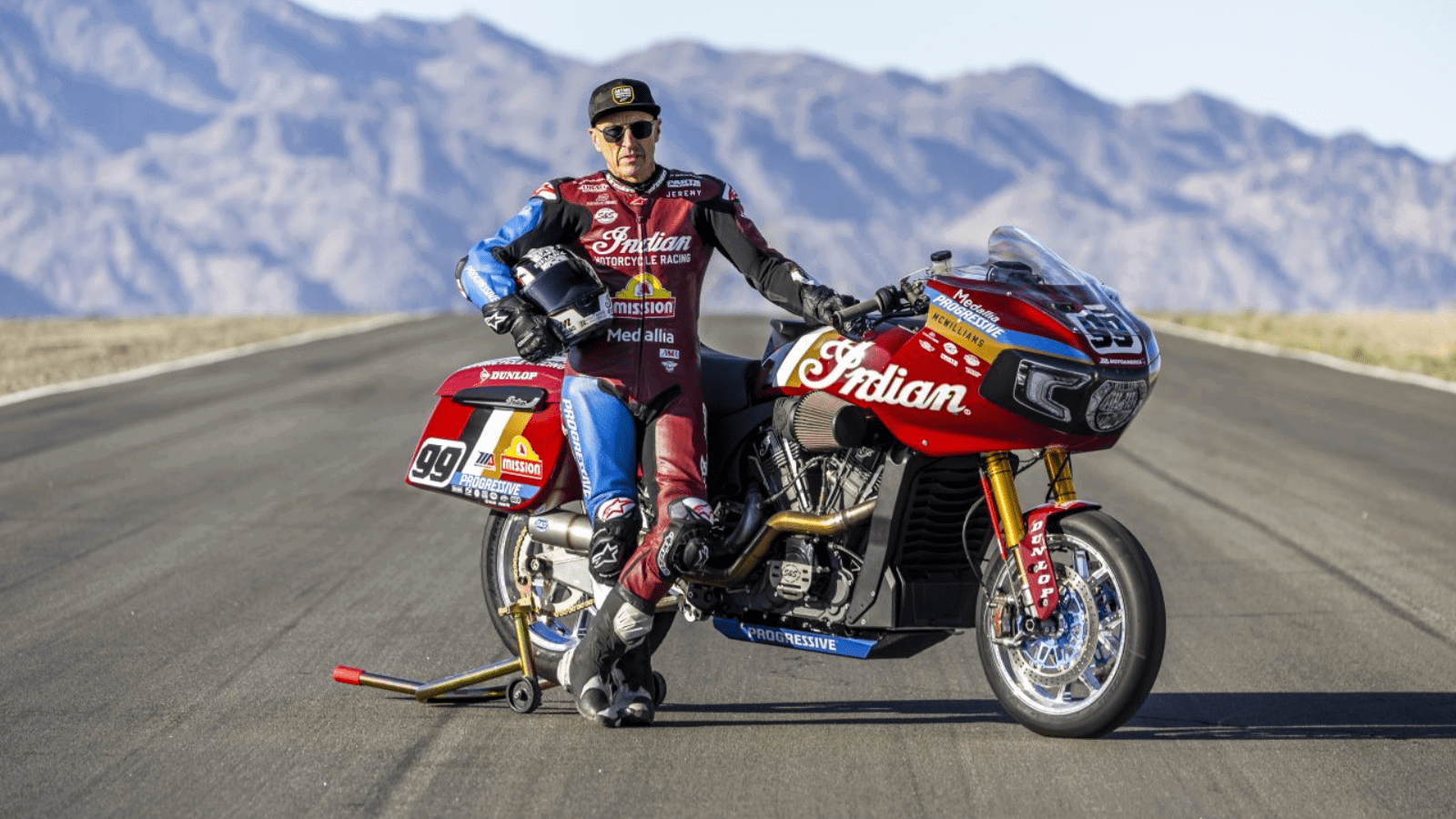 El ex piloto de MotoGP Jeremy McWilliams, invitado de honor en el IMR UK Rally de Indian