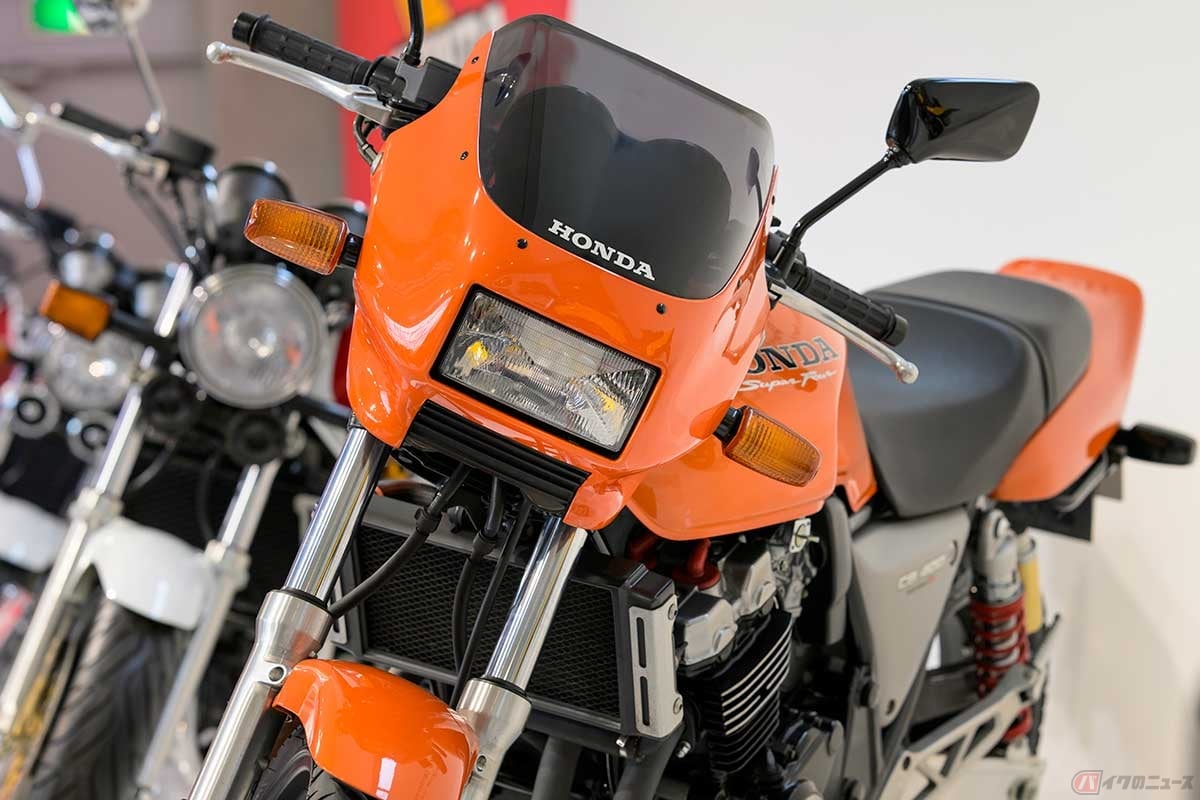 ホンダCB400SUPER FOURの伝説「バージョンR」、新型復刻の可能性は