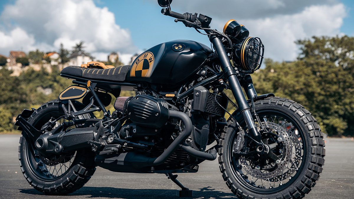 FCR Original's BMW R12 Scrambler Custom, Dressed in Black and Gold