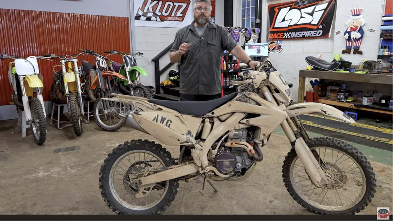 前輪も駆動する2WD軍用バイクの内部構造─クリスティーニのメカに迫る