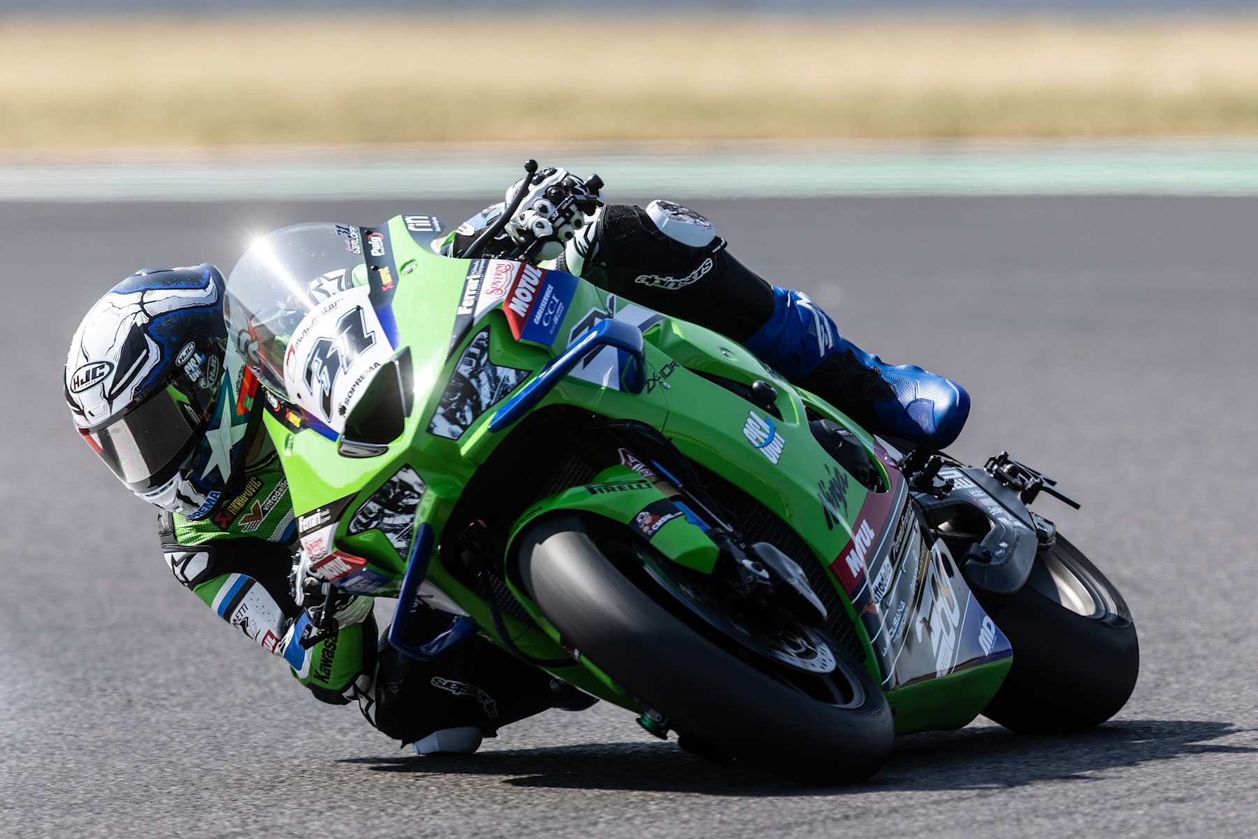 最古参ZX-10RRのガーロフ、WSBK総合8位に浮上 ドニントン6位