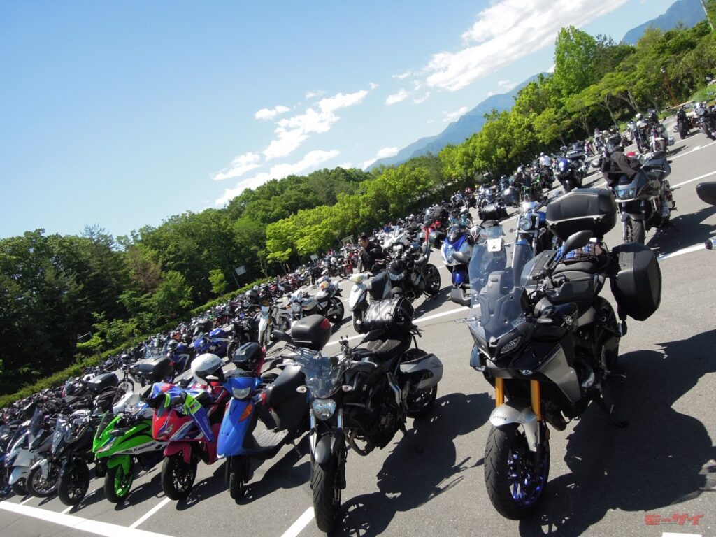"バイクのまち"小鹿野町に大集合 レッドバロンのファンミーティング